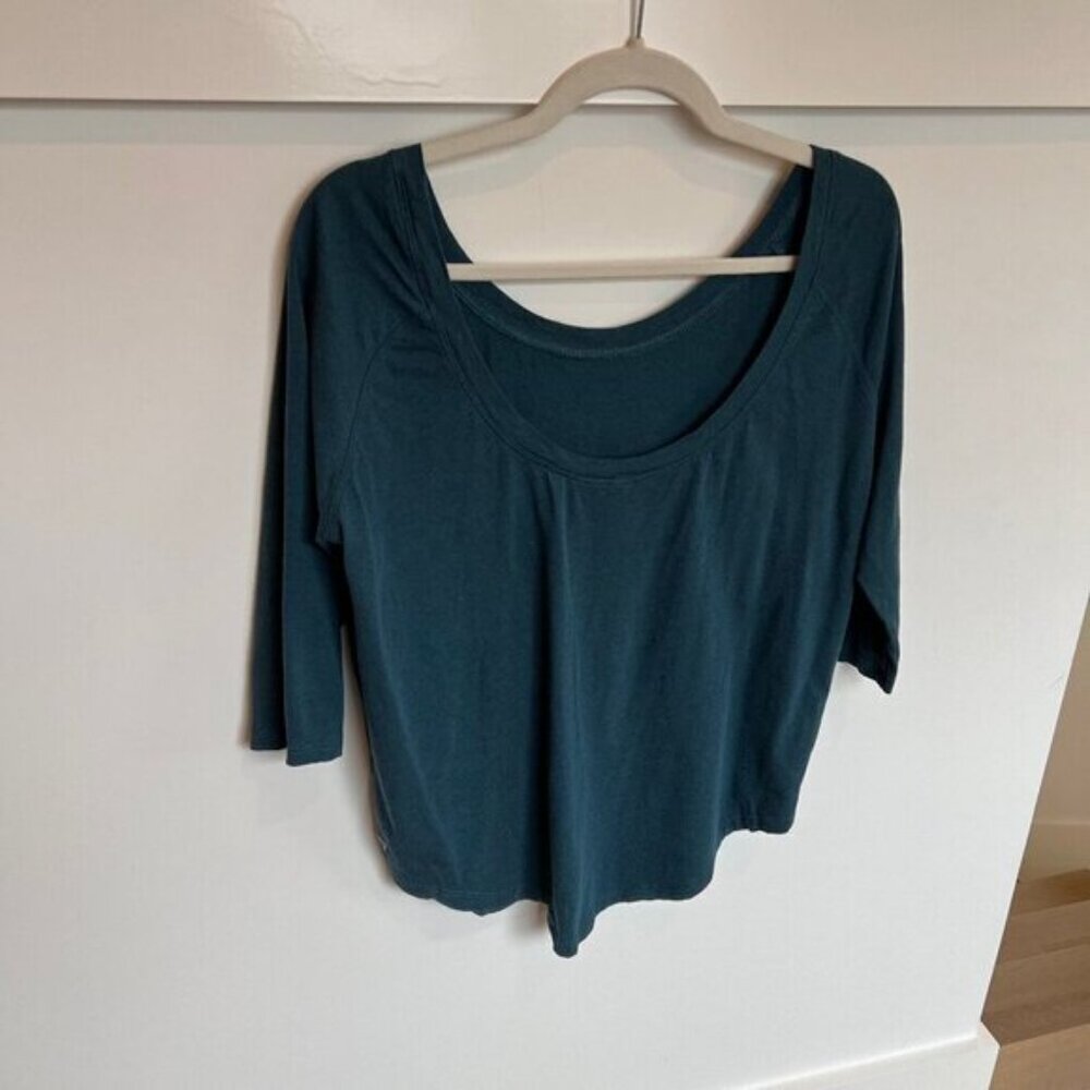Fabletics Teal Scoop Neck Athleisure Workout Top Size Medium with Sleeves